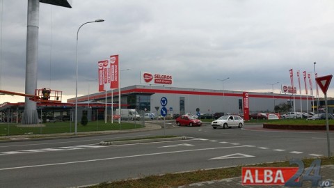 Segmentul comercial și industrial al pieței imobiliare în Județul Alba